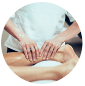 Fisioterapia Deportiva En Clínica Vertébres desarrollamos, a partir del diagnóstico médico, un protocolo correcto de actuación terapéutica eficaz para recuperar, lo antes posible, a nuestros pacientes deportistas.