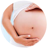 El masaje perineal se realiza en el ámbito de la preparación al parto que combina el masaje terapéutico y el estiramiento de la musculatura del periné de la mujer embarazada. Su objetivo, prevenir la aparición de posibles disfunciones posteriores del suelo pélvico.